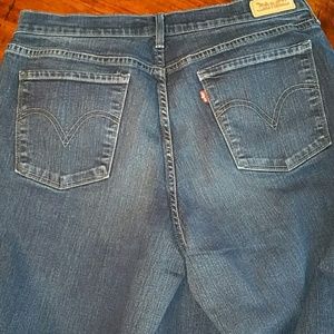 Levis Tall